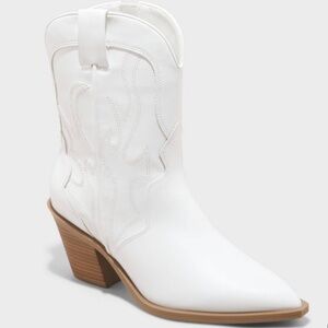 size 7 white cowboy boots